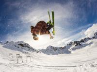 FB体育-布克主宰比赛走向，国王节奏掌控马刺，太阳与国王的战术博弈