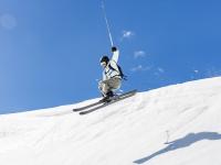 FB体育官方网站-当仙人掌遇见红黑箭，格列兹曼在墨西哥与AC米兰的时空裂缝中起舞