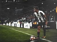 FB体育官网-欧冠半决赛之夜，莫兰特彻底打爆防线