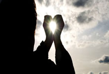 FB体育赛事-世纪颠覆战！湖人铁骑踏碎巴萨王朝，亚洲杯惊现篮球史诗级碾压