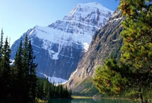 FB体育赛事-世纪颠覆战！湖人铁骑踏碎巴萨王朝，亚洲杯惊现篮球史诗级碾压