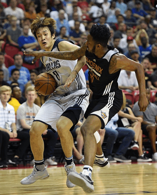 小牛球员砍下超高得分，力压对手夺得胜利