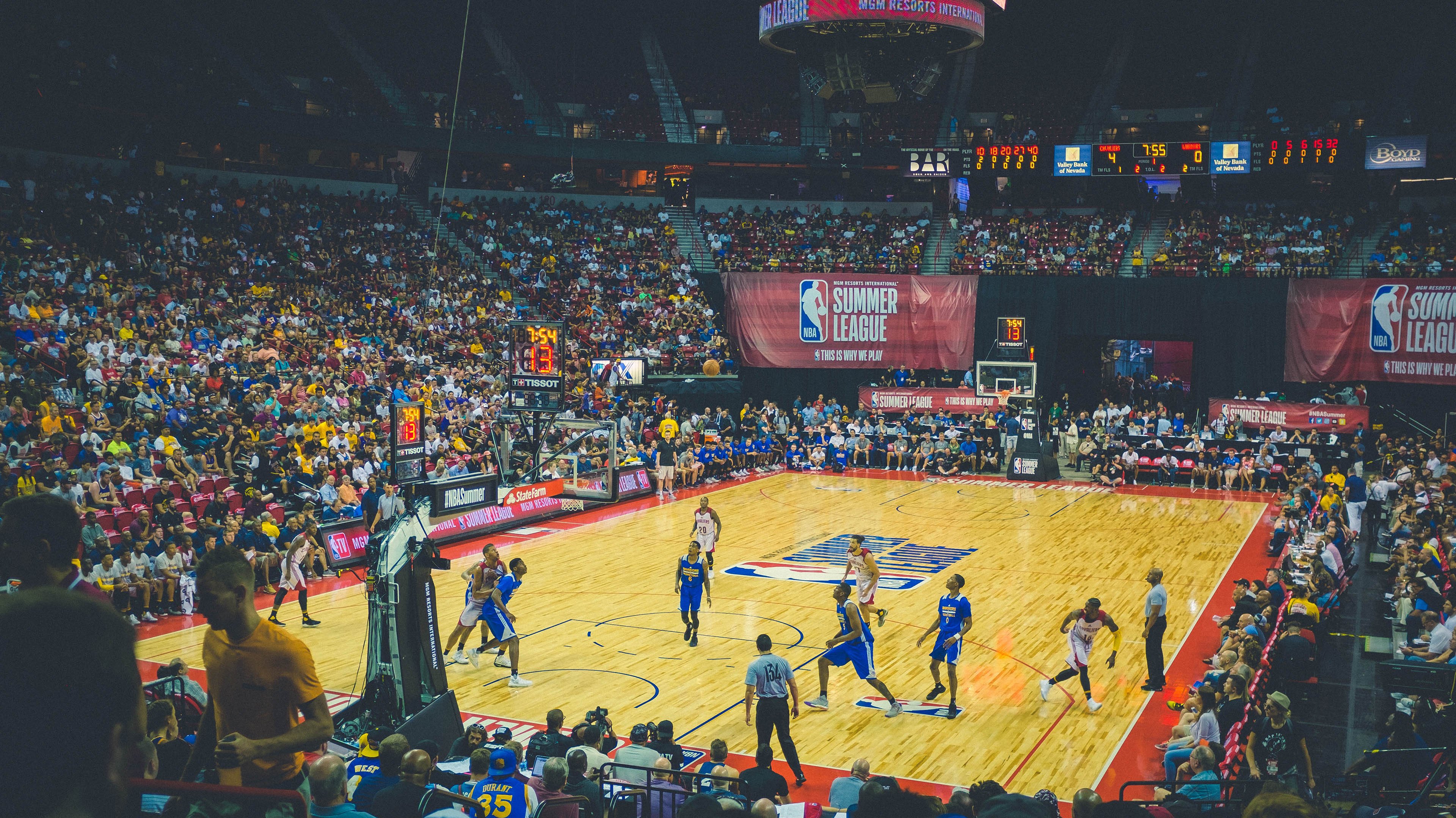 利拉德关键三分定乾坤，吉林队轻取火箭展现团队韧性