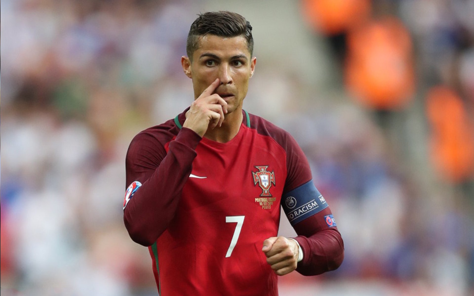 绝境中的定海神针，德里赫特闪耀尼斯，诠释现代中卫的巨星价值