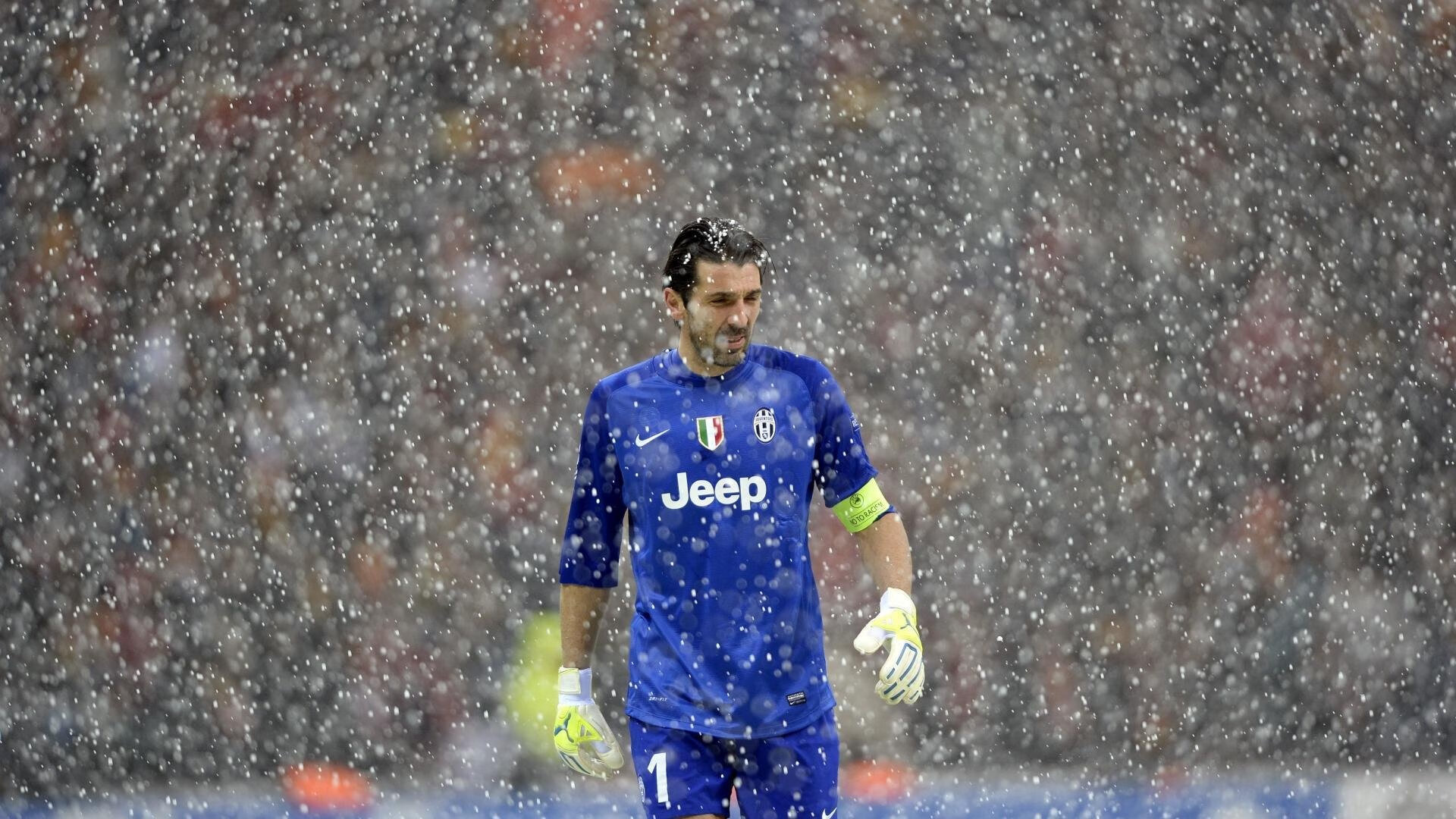 赛道逆袭，周冠宇率法拉利鏖战哈斯，改写历史的胜利